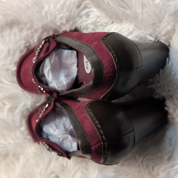 HILFIGER GIRL Burgundy Suede Beaded Loafer Heels 9.5 - Picture 8 of 8
